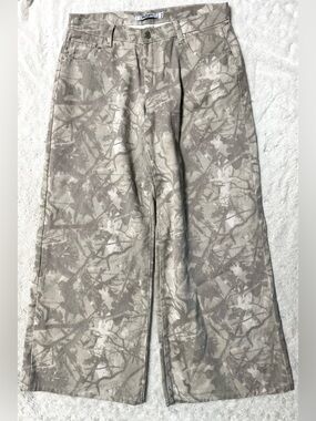NWOT- Refrain Los Angeles Wide Leg Tree Camo Woman’s Jeans